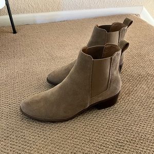 Steve Madden Dover Bootie Suede Beige Womens 8.5